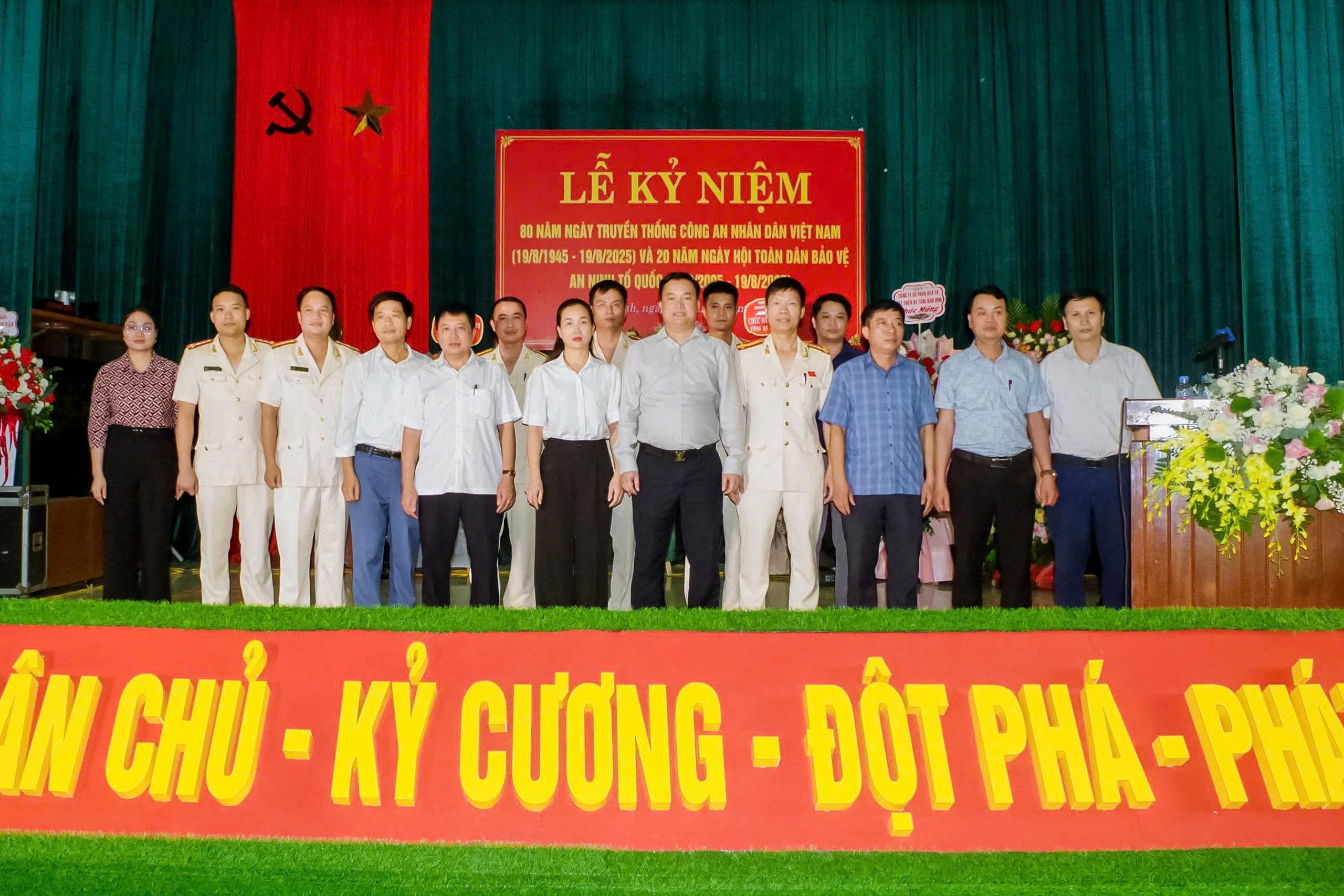 Kỷ niệm trọng thể 80 năm Ngày truyền thống Công an nhân dân Việt Nam và 20 năm Ngày hội toàn dân bảo vệ an ninh Tổ quốc xã Tân Minh